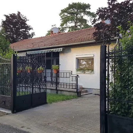 Rose Apartman Apartment Balatonlelle Exterior photo